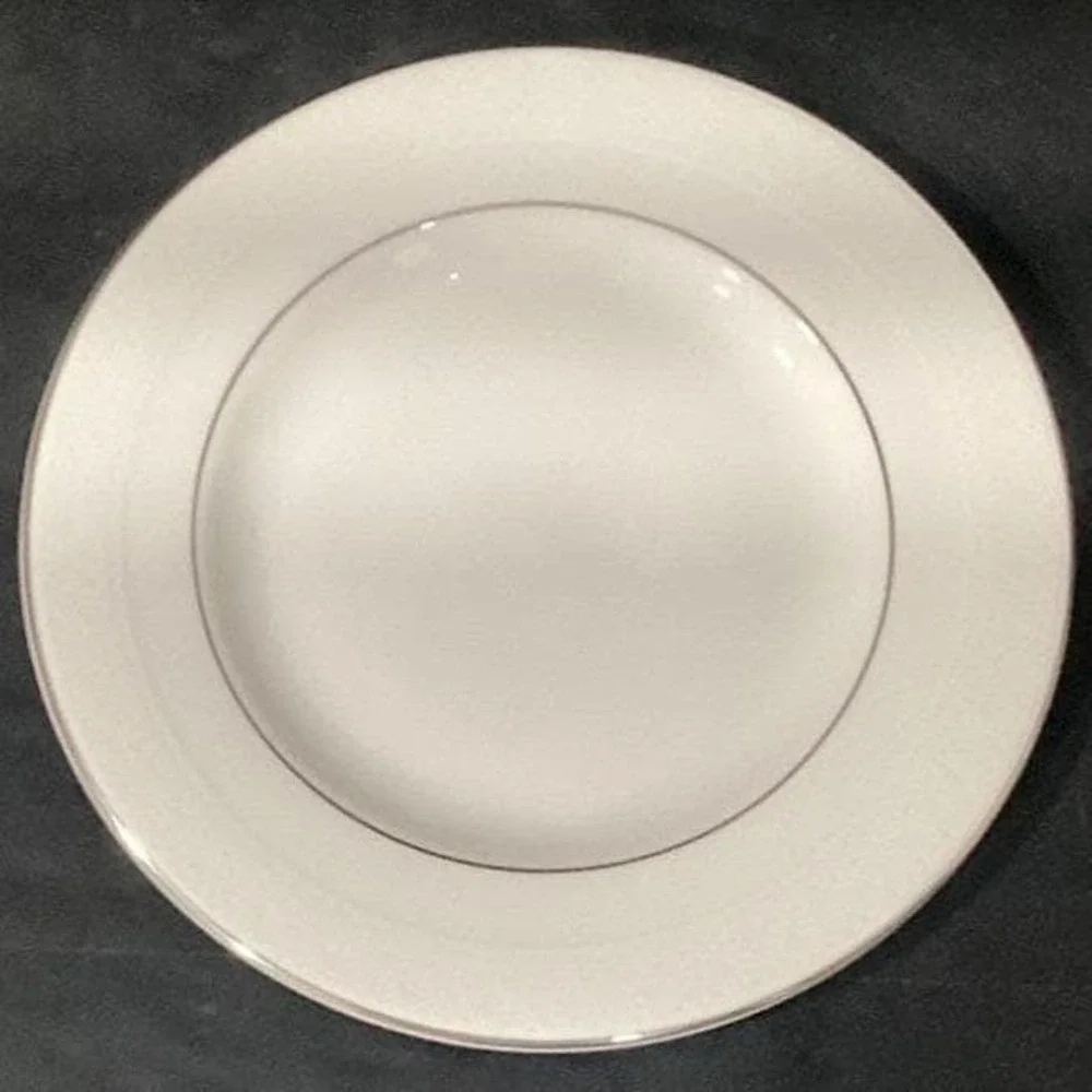 Royal Doulton Amulet Bread & Butter Plates, Set of 4 White Bone China Dinnerware